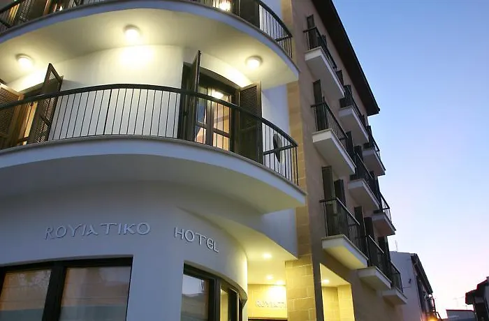 酒店 Royiatiko